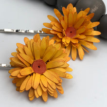 Load image into Gallery viewer, Floral Bobby Pins- Daisy
